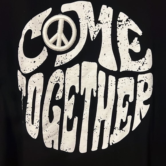 Sweet Soul top Medium Graphic Tee Black and White Peace sign - Picture 12 of 12